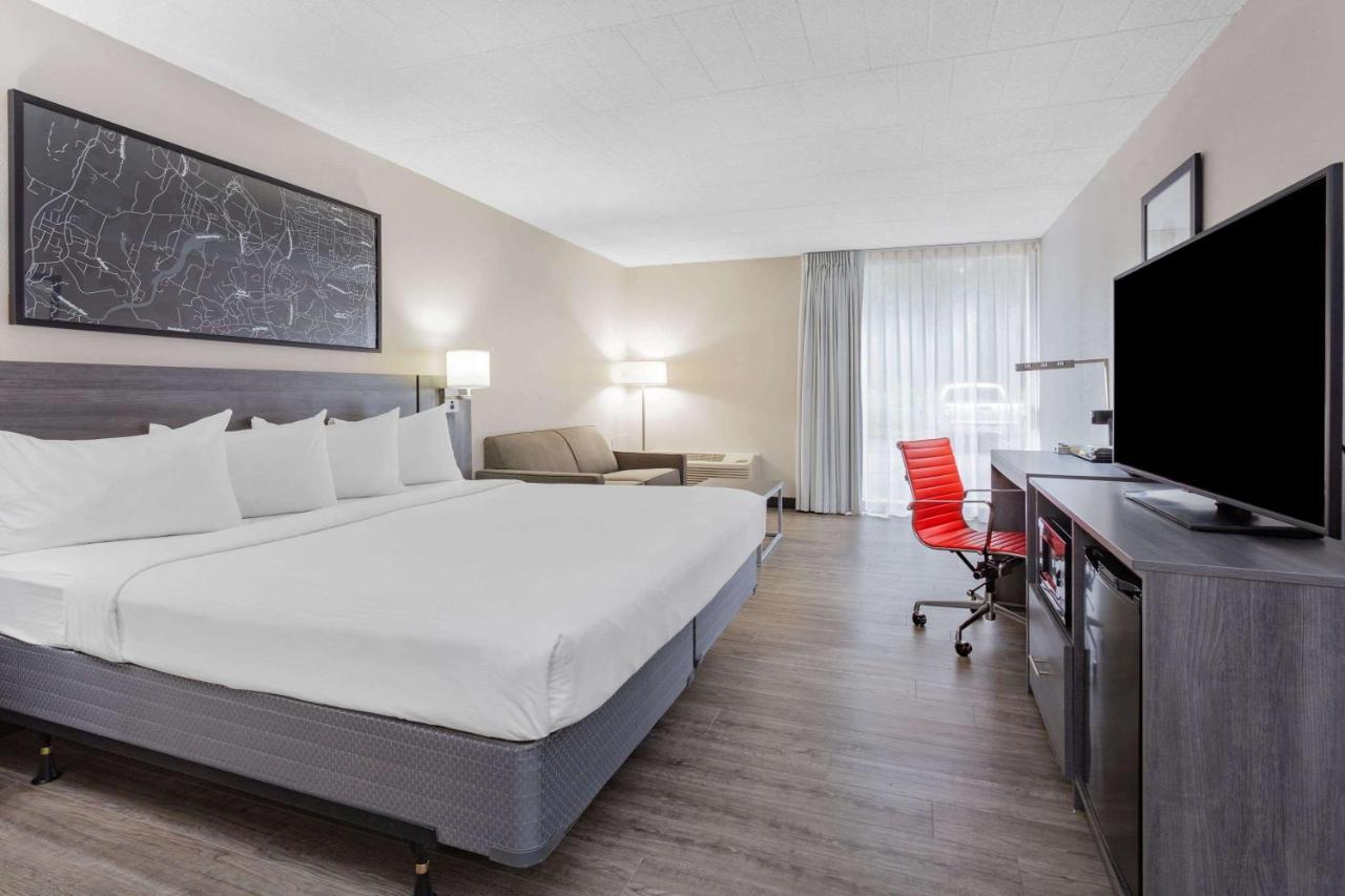 รามาดา บาย วินด์แฮม วินด์เซอร์ ล็อกส์ Hotel วินด์เซอร์ล็อกส์ ภายนอก รูปภาพ