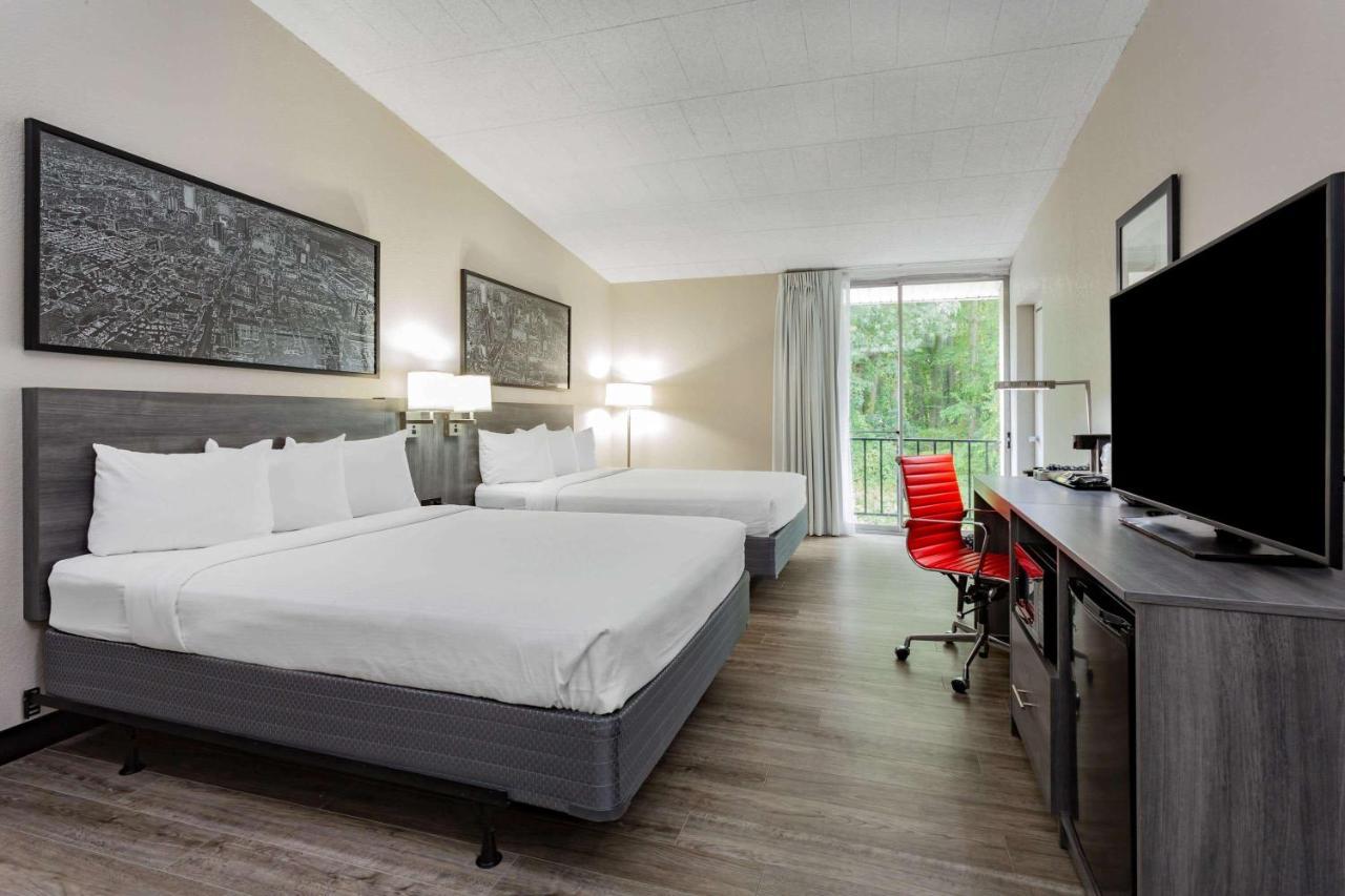 รามาดา บาย วินด์แฮม วินด์เซอร์ ล็อกส์ Hotel วินด์เซอร์ล็อกส์ ภายนอก รูปภาพ